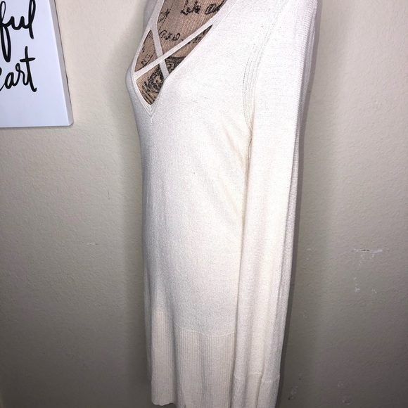 Free People V Neckline Cream Sweater Dress with Bell Sleeves Size Large - Picture 6 of 9